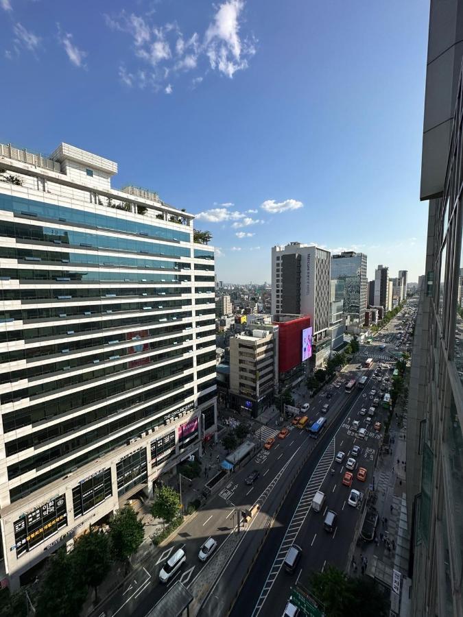 Hongdae Guesthouse 1Min From Hongik Uni Station Exit #1 Сеул Экстерьер фото